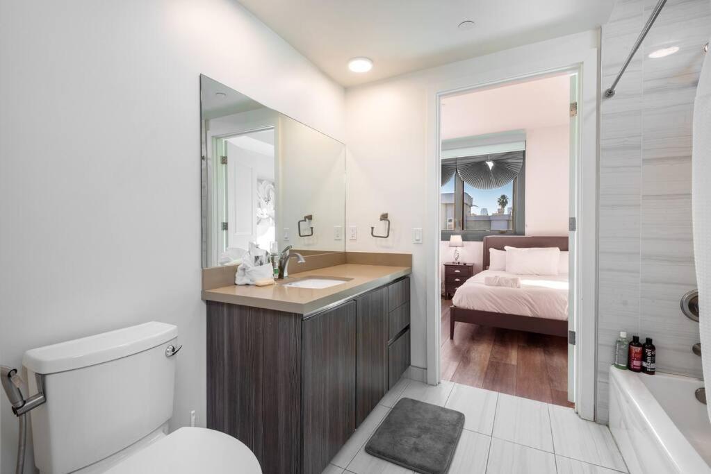 Luxurious Penthouse In Beverly Hills - Sleeps 10 Los Angeles Exteriér fotografie