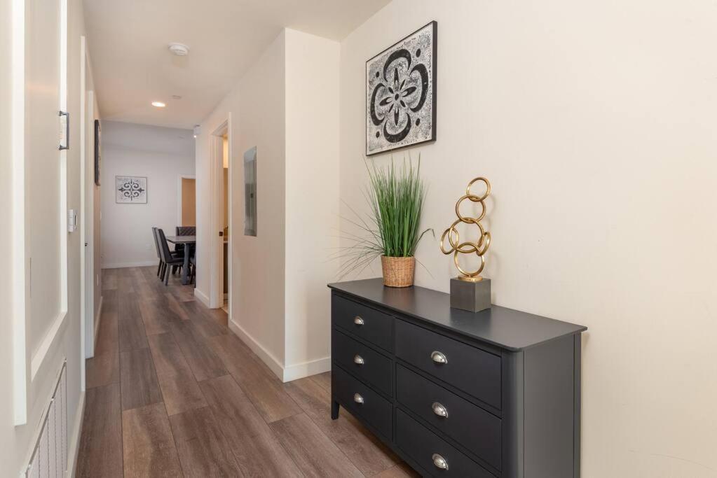 Luxurious Penthouse In Beverly Hills - Sleeps 10 Los Angeles Exteriér fotografie